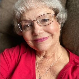 Meet your Posher, Rebecca l.